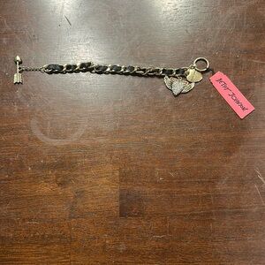 Betsey Johnson Black and Gold Flying Heart Bracelet 7” NWT